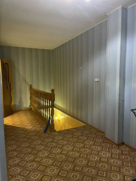 4-к квартира, 1/3 эт., 127м²