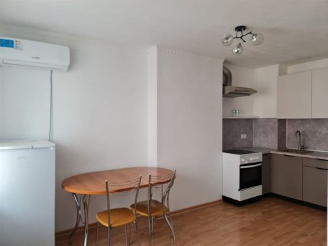 1-к квартира, 4/18 эт., 45м²