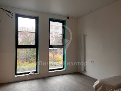 1-к квартира, 1/4 эт., 63м²