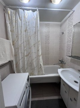 4-к квартира, 4/5 эт., 80м²