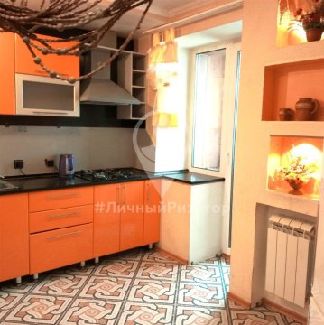 2-к квартира, 5/5 эт., 33м²